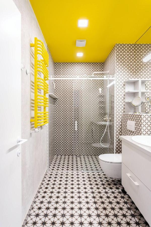 Happy Inn Vip, Self Check-In-24X7, A-C, Parking-In-The-Underground-Garage Vilnius Bagian luar foto