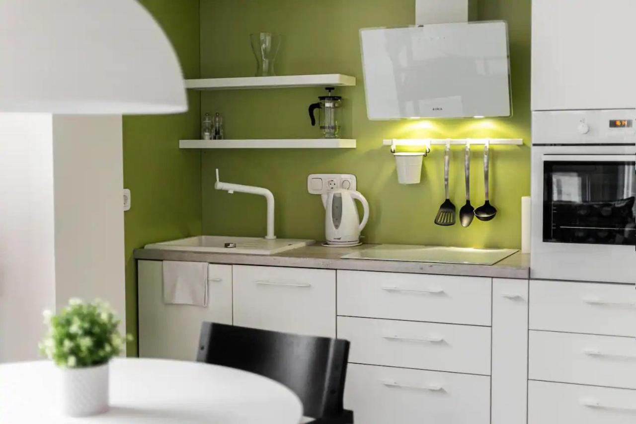 Happy Inn Vip, Self Check-In-24X7, A-C, Parking-In-The-Underground-Garage Vilnius Bagian luar foto